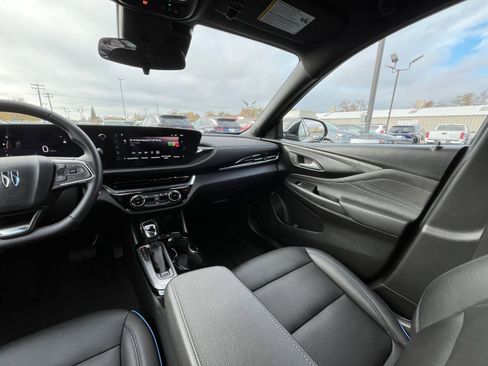 Used 2025 Buick Envista Sport Touring image 33