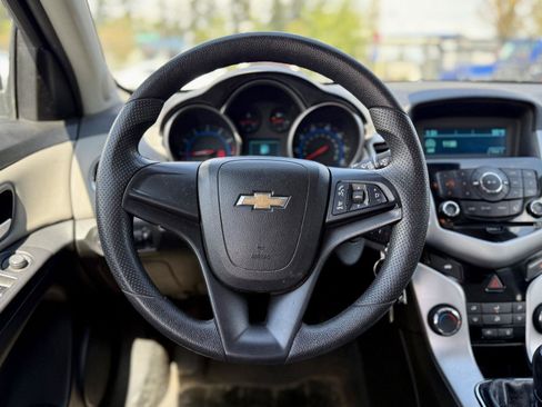Used 2015 Chevrolet Cruze LS image 8