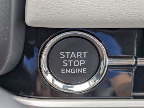 New 2025 Mitsubishi Outlander SEL image 33