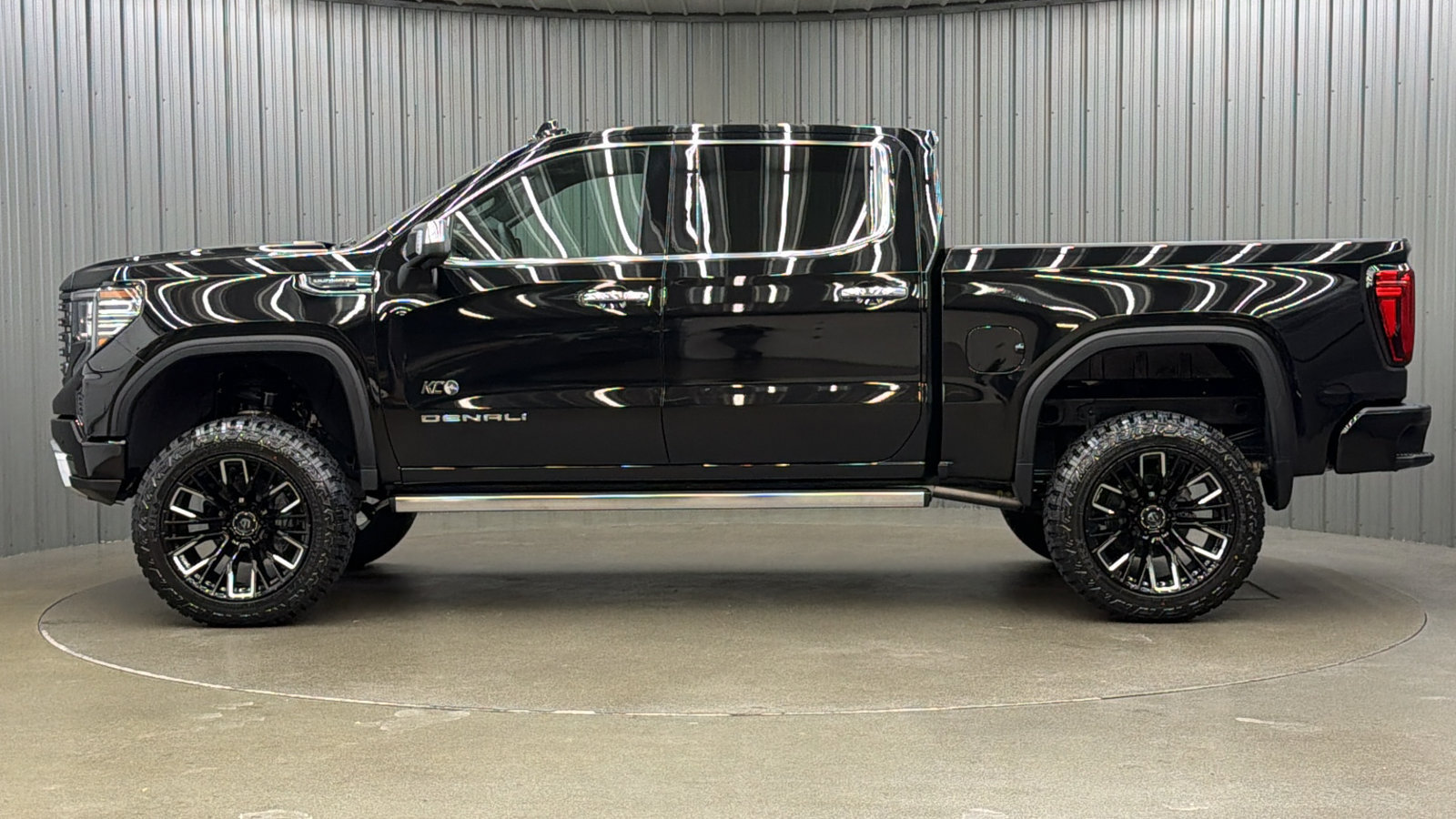 Used 2026 GMC Sierra 1500 Denali Ultimate AWD/4WD image 2