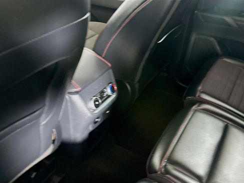 Used 2025 Ford Explorer ST-Line w/ ST-Line Street Pack AWD/4WD image 27