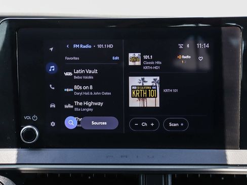 Used 2025 Toyota Prius LE FWD image 15