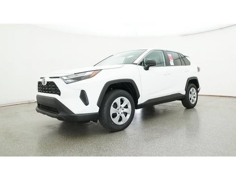 Used 2025 Toyota RAV4 LE FWD image 22