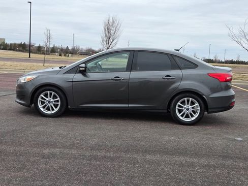 Used 2015 Ford Focus SE w/ SE Cold Weather Package image 7