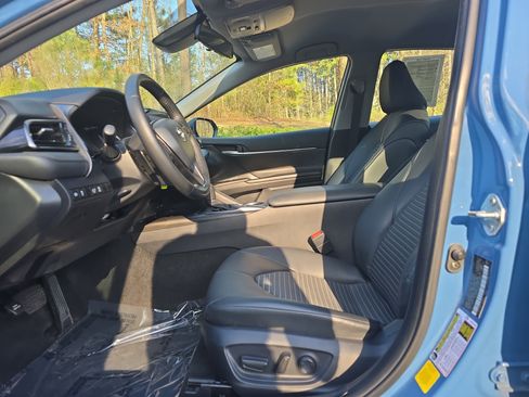 Used 2023 Toyota Camry SE image 14