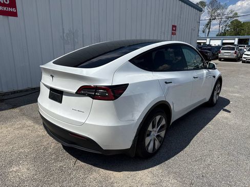 Used 2022 Tesla Model Y Long Range AWD/4WD image 7