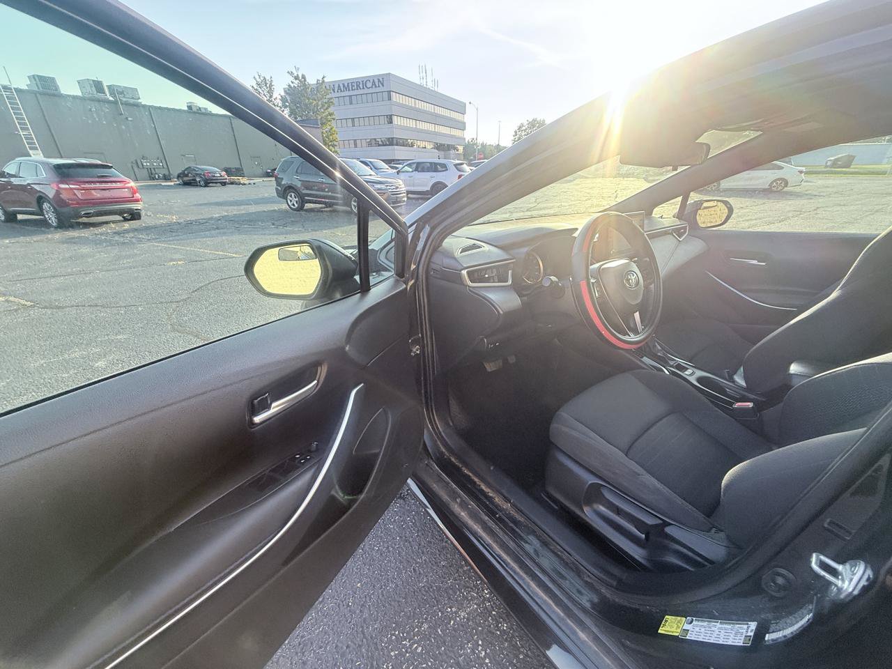 Used 2022 Toyota Corolla SE w/ Carpet Mat Package (TMS) FWD image 9