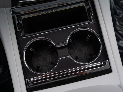 Used 2023 Rolls-Royce Phantom Sedan RWD image 43