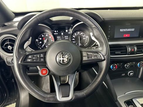 Used 2022 Alfa Romeo Stelvio Veloce image 14