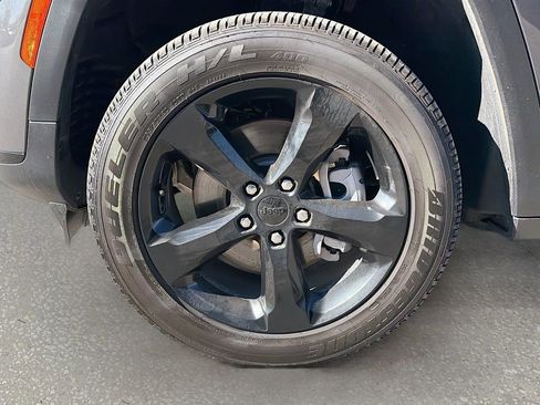 New 2025 Jeep Grand Cherokee L Altitude image 44