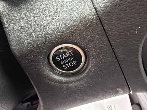 Used 2024 Nissan Frontier SV w/ SV Convenience Package AWD/4WD image 12