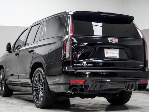 Used 2023 Cadillac Escalade V AWD/4WD image 12