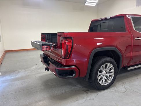 Used 2024 GMC Sierra 1500 Denali w/ Technology Package AWD/4WD image 9