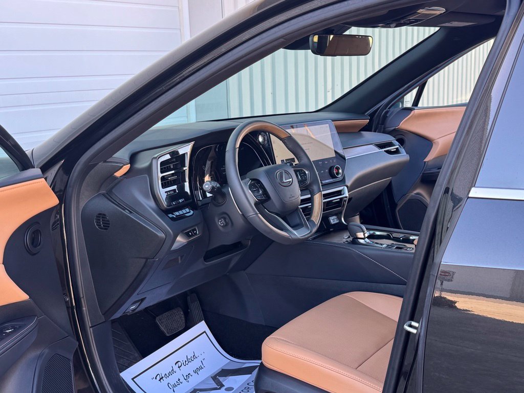 Used 2025 Lexus RX 350 Premium w/ Accessory Package (Z1) FWD image 19