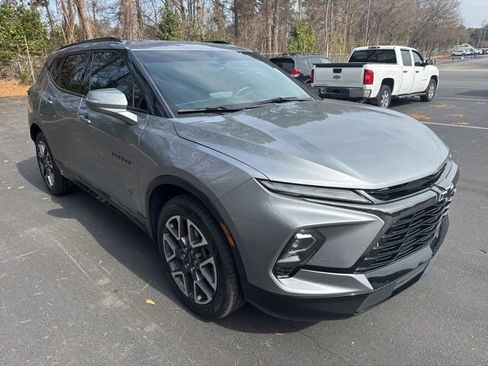 Used 2023 Chevrolet Blazer RS w/ Enhanced Convenience Package image 7