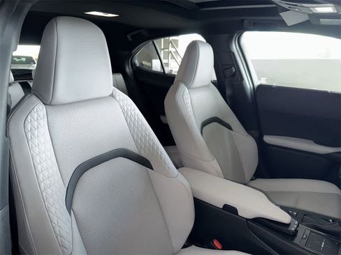 Used 2022 Lexus UX 250h w/ Premium Package image 27