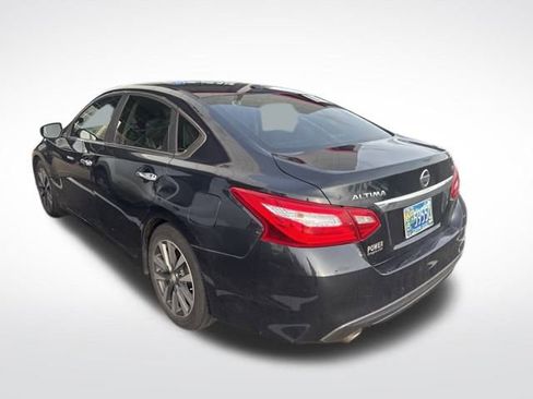 Used 2017 Nissan Altima 2.5 SV w/ Convenience Package image 4