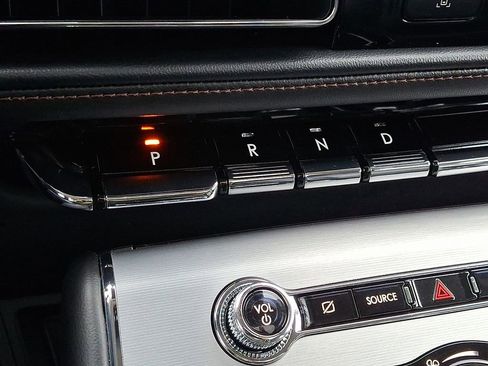 Used 2023 Lincoln Aviator AWD w/ Premium Package image 17