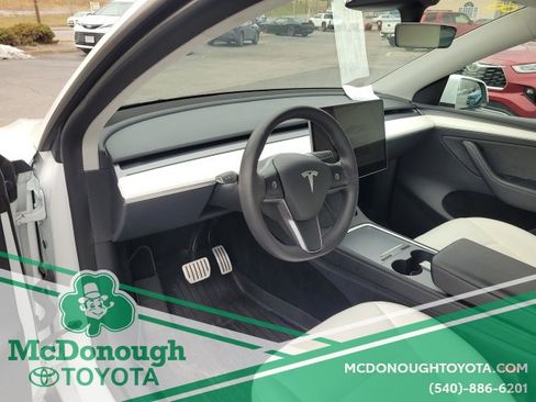 Used 2022 Tesla Model Y Performance image 14