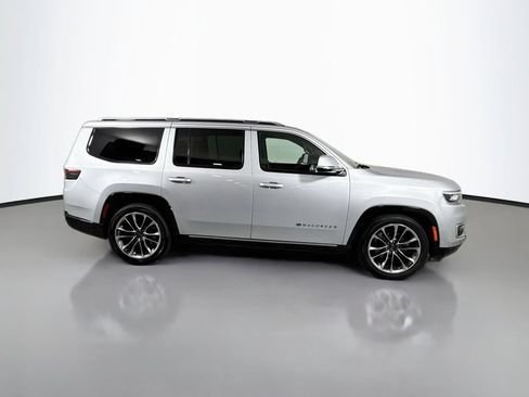 Used 2022 Jeep Wagoneer Series III w/ Premium Group I AWD/4WD image 4