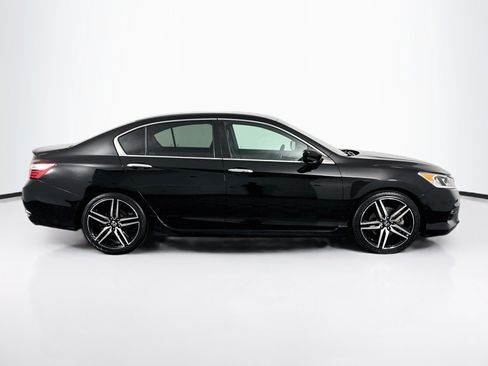 Used 2017 Honda Accord Sport image 16