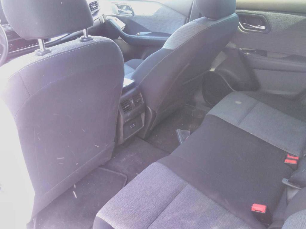 Used 2023 Nissan Rogue SV AWD/4WD image 10