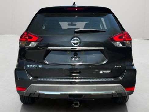 Used 2018 Nissan Rogue S AWD/4WD image 5