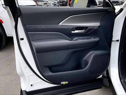 New 2026 Toyota Grand Highlander AWD Hybrid image 10