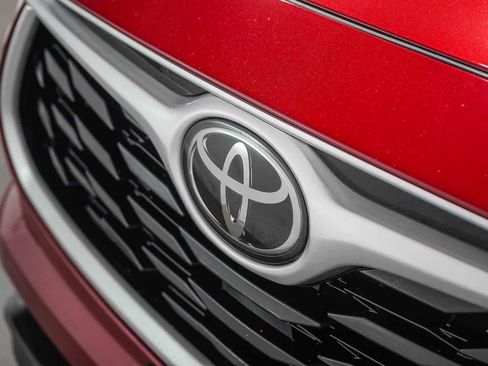 Certified 2020 Toyota Highlander XLE image 8