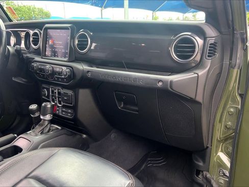 Used 2021 Jeep Wrangler Unlimited Rubicon w/ Trailer Tow Package AWD/4WD image 19