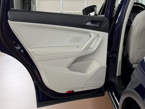Used 2023 Volkswagen Tiguan SE w/ Panoramic Sunroof Package AWD/4WD image 32