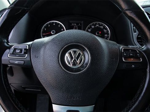 Used 2018 Volkswagen Tiguan Limited image 17