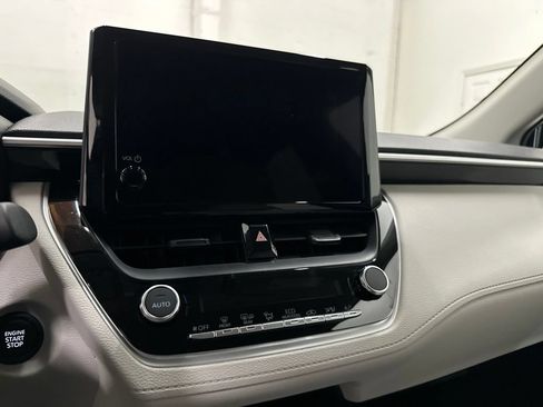 Used 2026 Toyota Corolla Cross LE FWD image 42