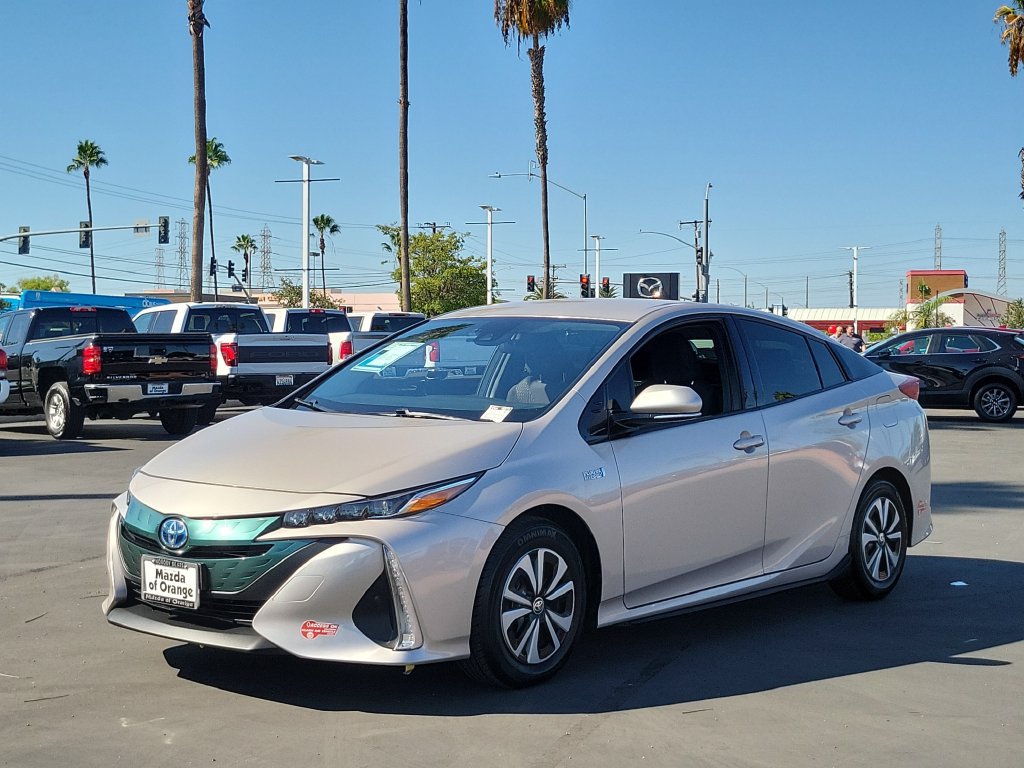 Used 2017 Toyota Prius Prime Plus w/ Preferred Accessory Package FWD image 34
