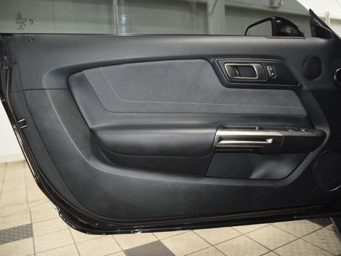 Used 2020 Ford Mustang Shelby GT350 w/ Technology Package image 41