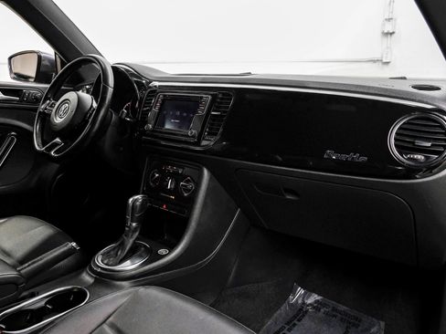 Used 2018 Volkswagen Beetle 2.0T S FWD image 15