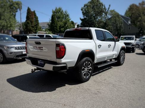 Used 2024 GMC Canyon Denali AWD/4WD image 8