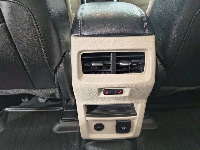 Used 2024 Ford Edge Titanium w/ Equipment Group 301A AWD/4WD image 17