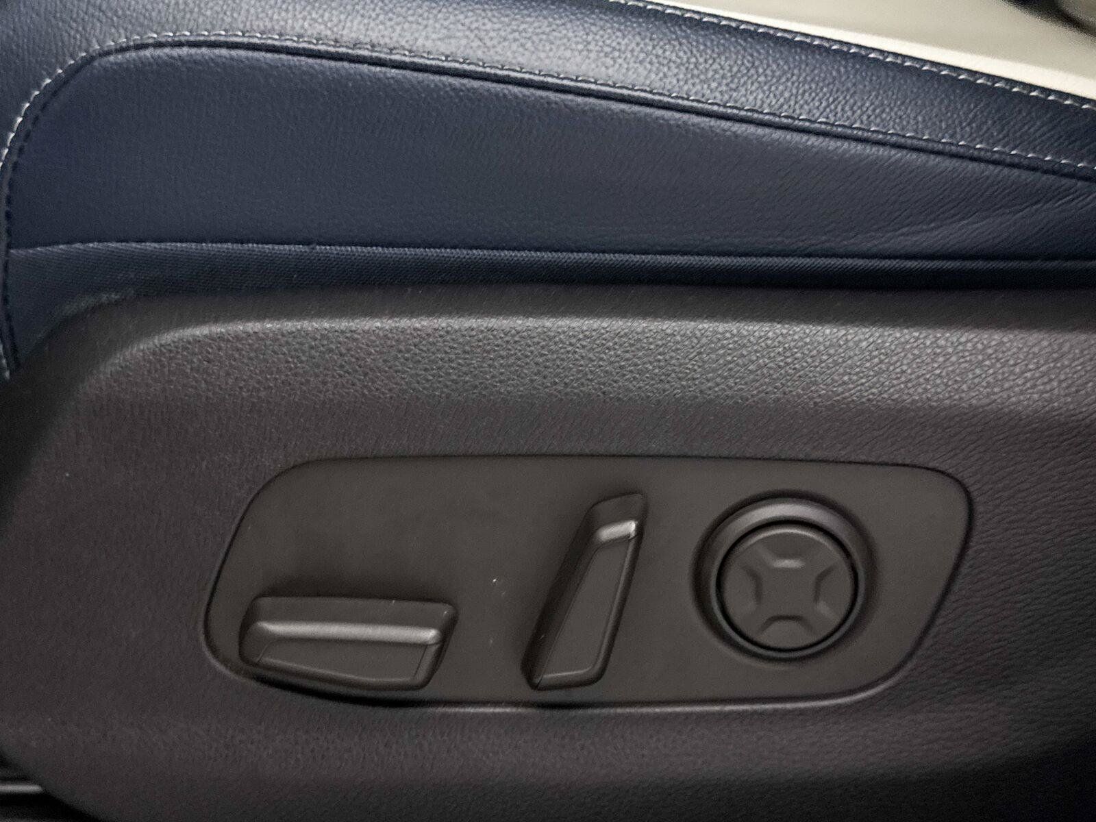 Used 2025 Kia Carnival SX Prestige FWD image 32