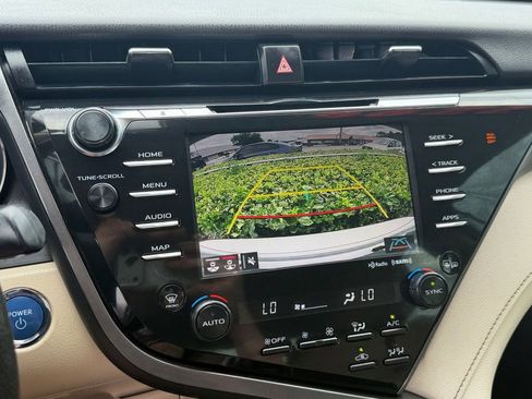 Used 2019 Toyota Camry LE w/ Sunroof Package FWD image 25