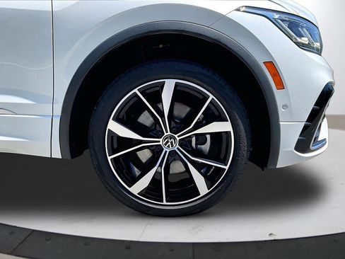 Used 2023 Volkswagen Tiguan SEL R-Line AWD/4WD image 34