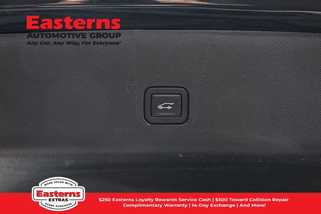 Used 2023 Chevrolet Traverse LT FWD image 27