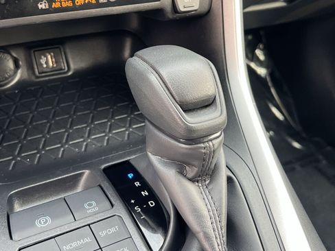 Used 2025 Toyota RAV4 XLE AWD/4WD image 22