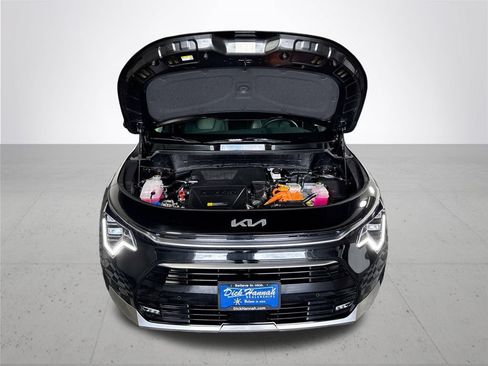 Certified 2025 Kia Niro SX Touring FWD image 24