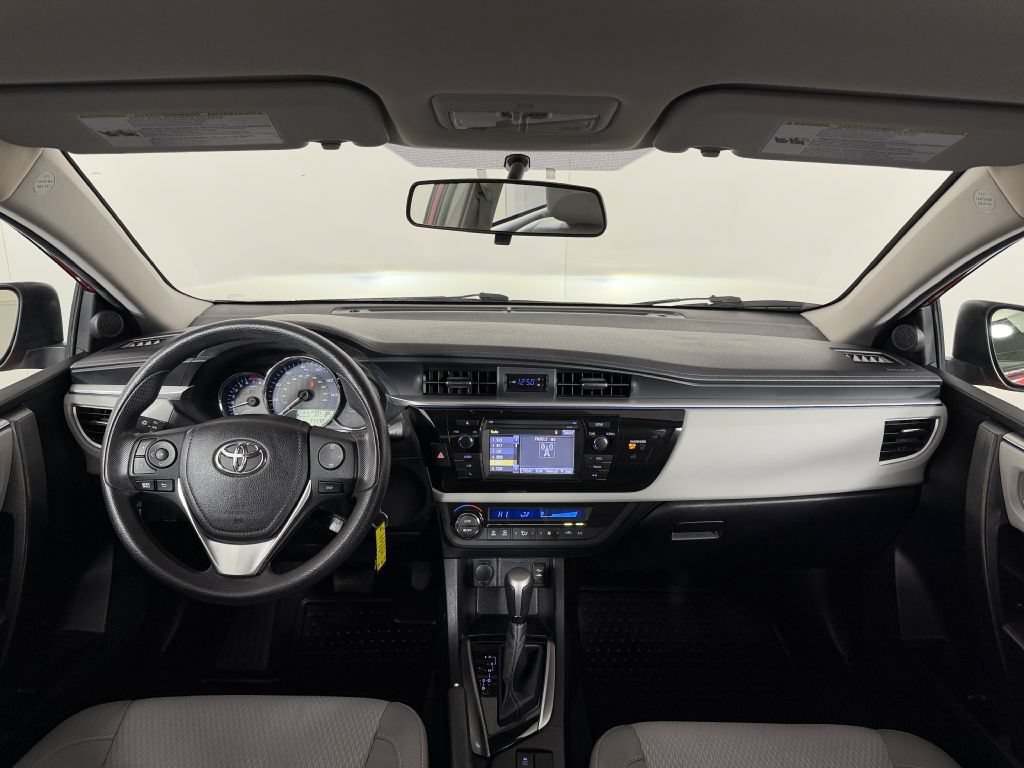 Used 2015 Toyota Corolla LE FWD image 28