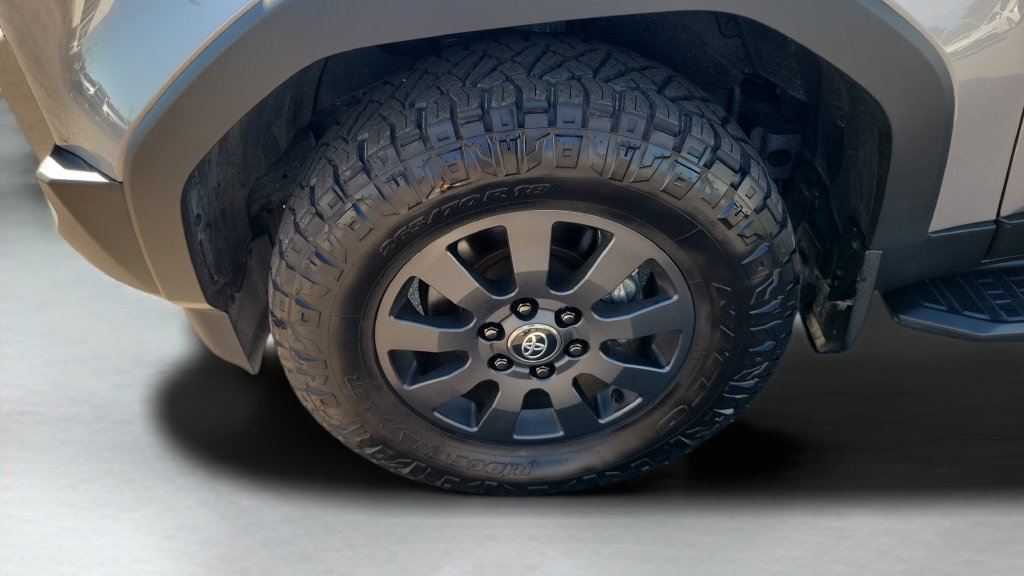 Used 2025 Toyota Land Cruiser AWD/4WD image 26
