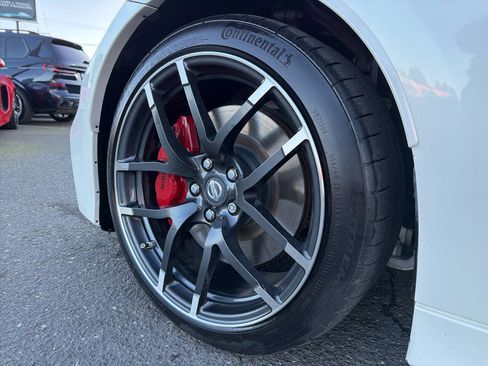 Used 2017 Nissan 370Z NISMO image 2
