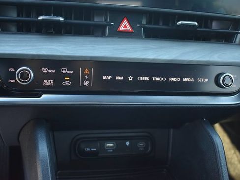 Certified 2025 Kia Sportage X-Line AWD/4WD image 29