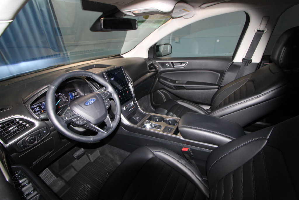 Used 2024 Ford Edge SEL AWD/4WD image 2