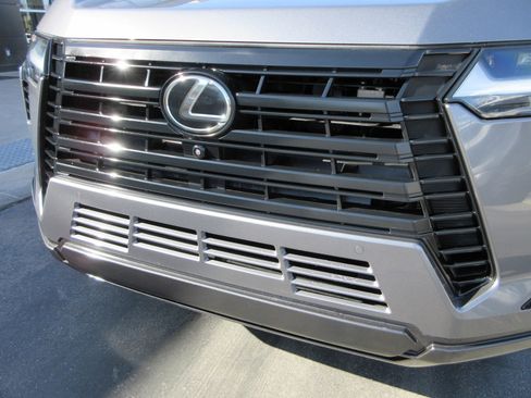 Used 2026 Lexus GX 550 w/ Accessory Package (2T) image 15